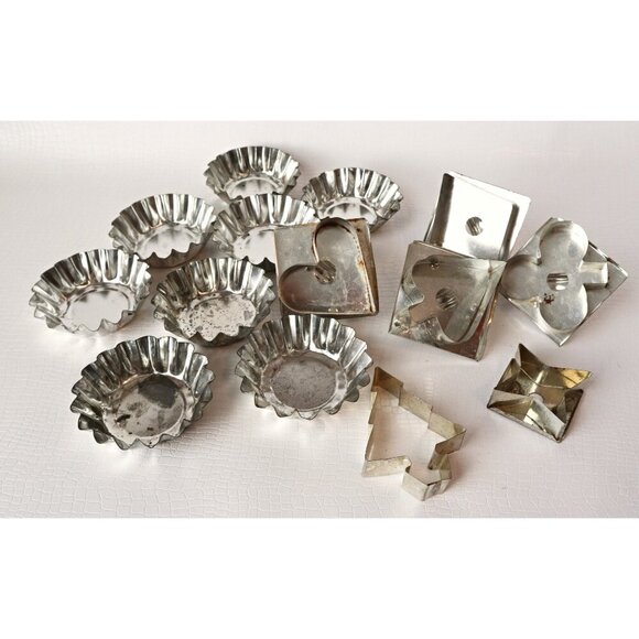 6 Vintage Cookie Cutters Metal Cookie Cutters & 8 Tart Tins Kitchenware Crafts - Picture 1 of 5